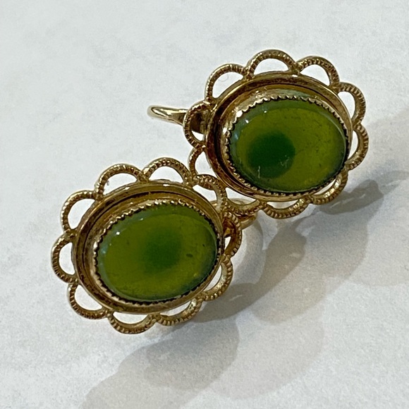 Vintage 14k gf gold filled Oval cabochon jade screwback earrings 1960s - Picture 13 of 14